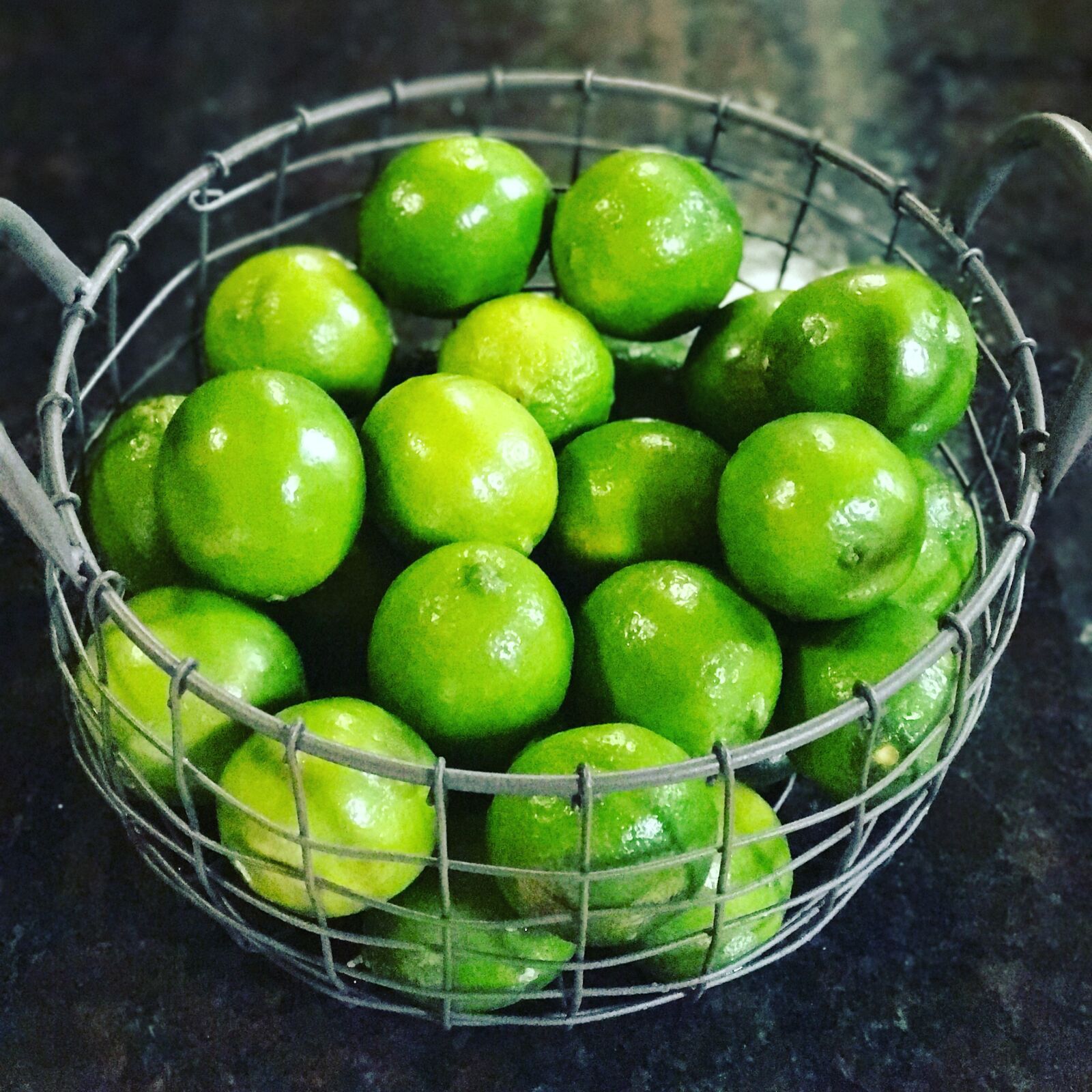 iPhone 7 Plus back dual camera 6.6mm f/2.8 sample photo. Lime, fruite, fresh photography