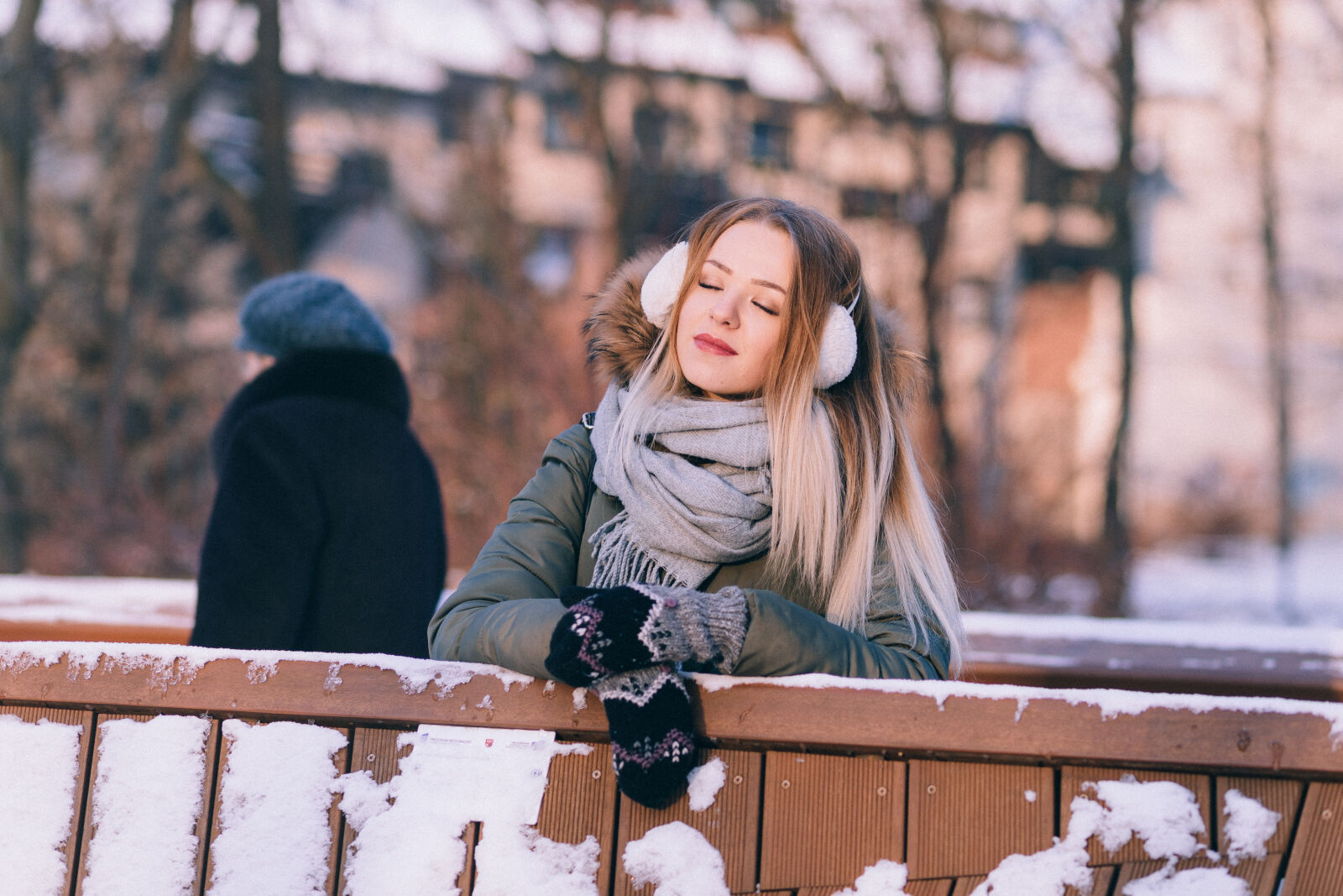 Canon EF 85mm F1.8 USM sample photo. Adult, apartment, buildings, blur photography