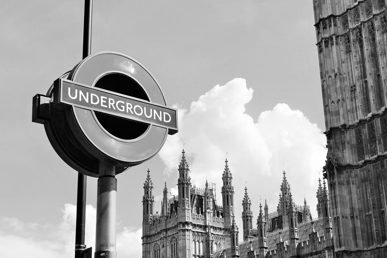 Canon EOS 600D (Rebel EOS T3i / EOS Kiss X5) sample photo. London, underground, train photography