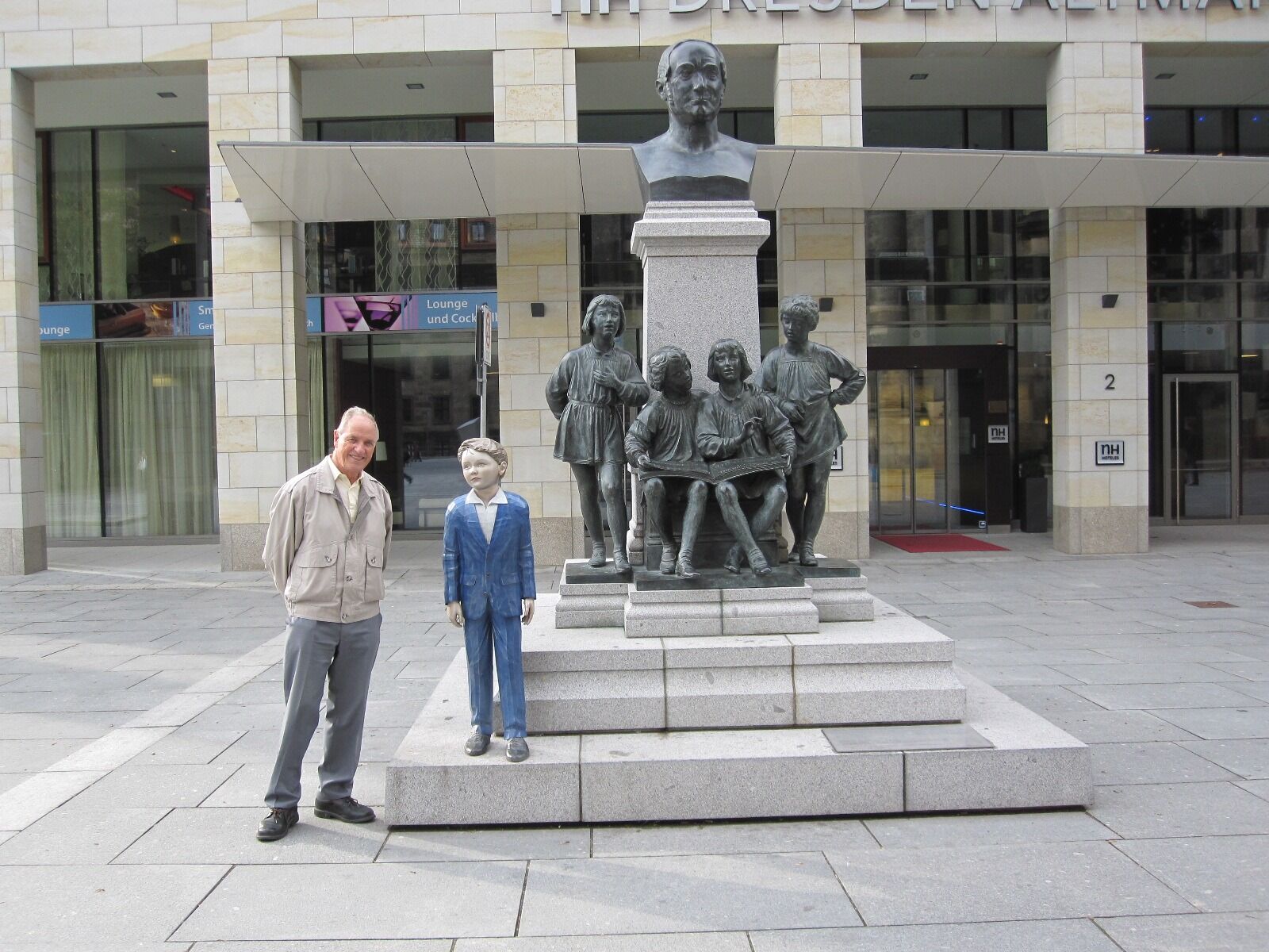 Canon PowerShot SD780 IS (Digital IXUS 100 IS / IXY Digital 210 IS) sample photo. Dresden, cross anchor, monument photography