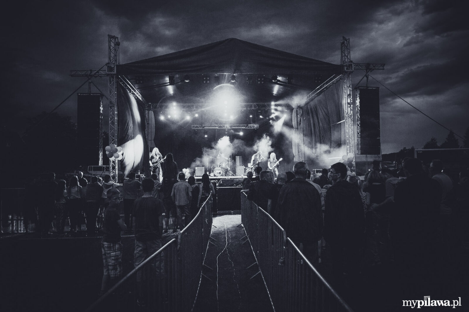 Canon EOS 70D sample photo. Celebrations, city, concert, night photography