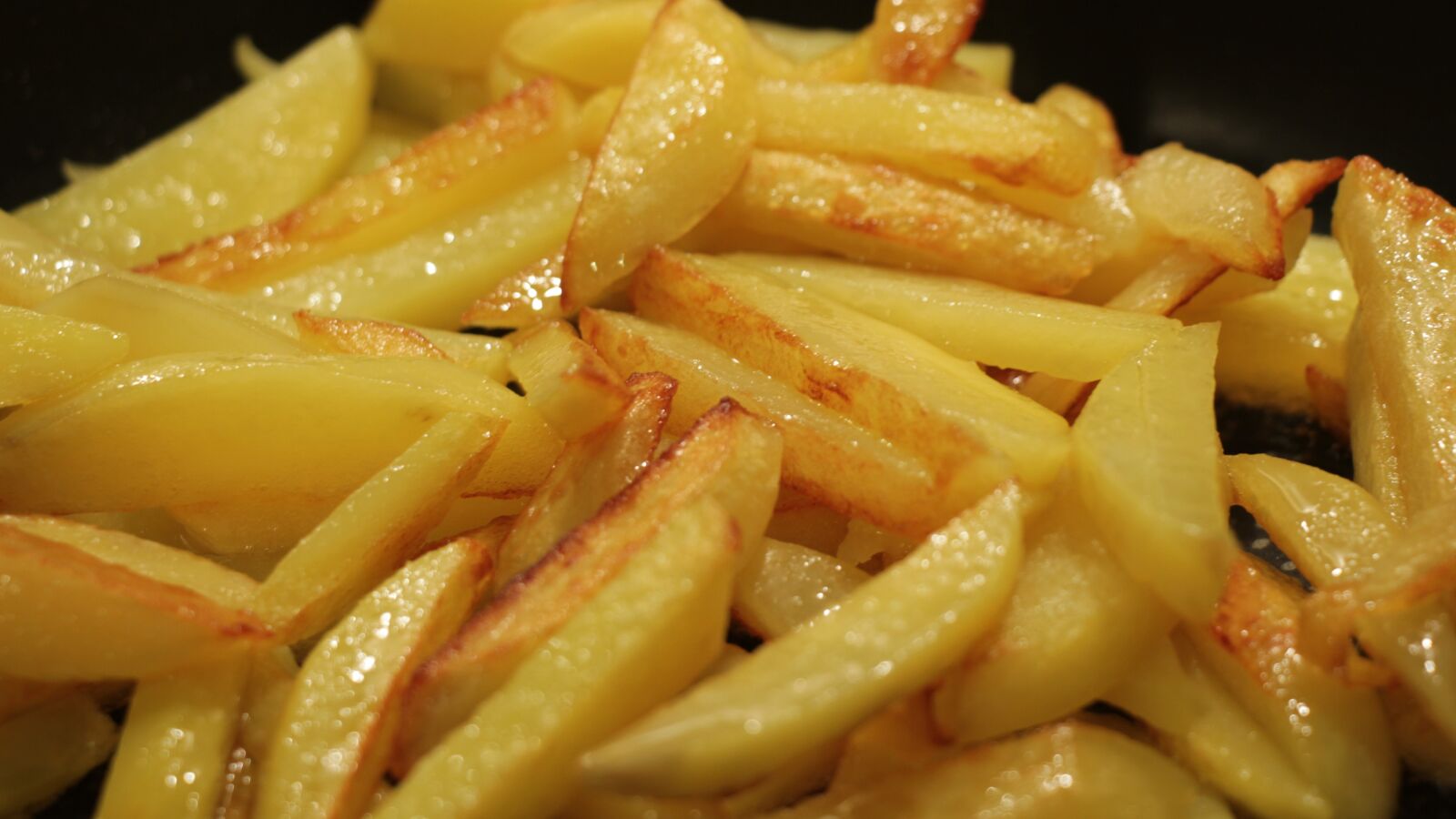 Canon EOS 550D (EOS Rebel T2i / EOS Kiss X4) sample photo. Potato, fried, nutrition photography