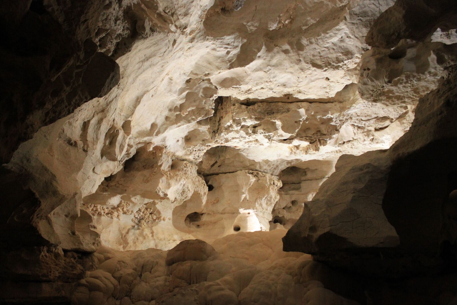 Canon EOS 500D (EOS Rebel T1i / EOS Kiss X3) sample photo. Cave, sardinia, rock photography