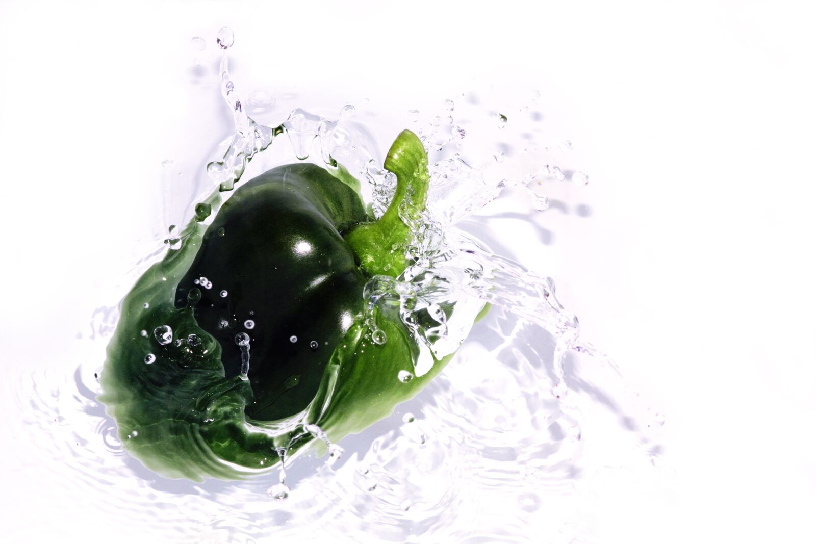 Canon EOS 550D (EOS Rebel T2i / EOS Kiss X4) sample photo. Food, water, wet, green photography
