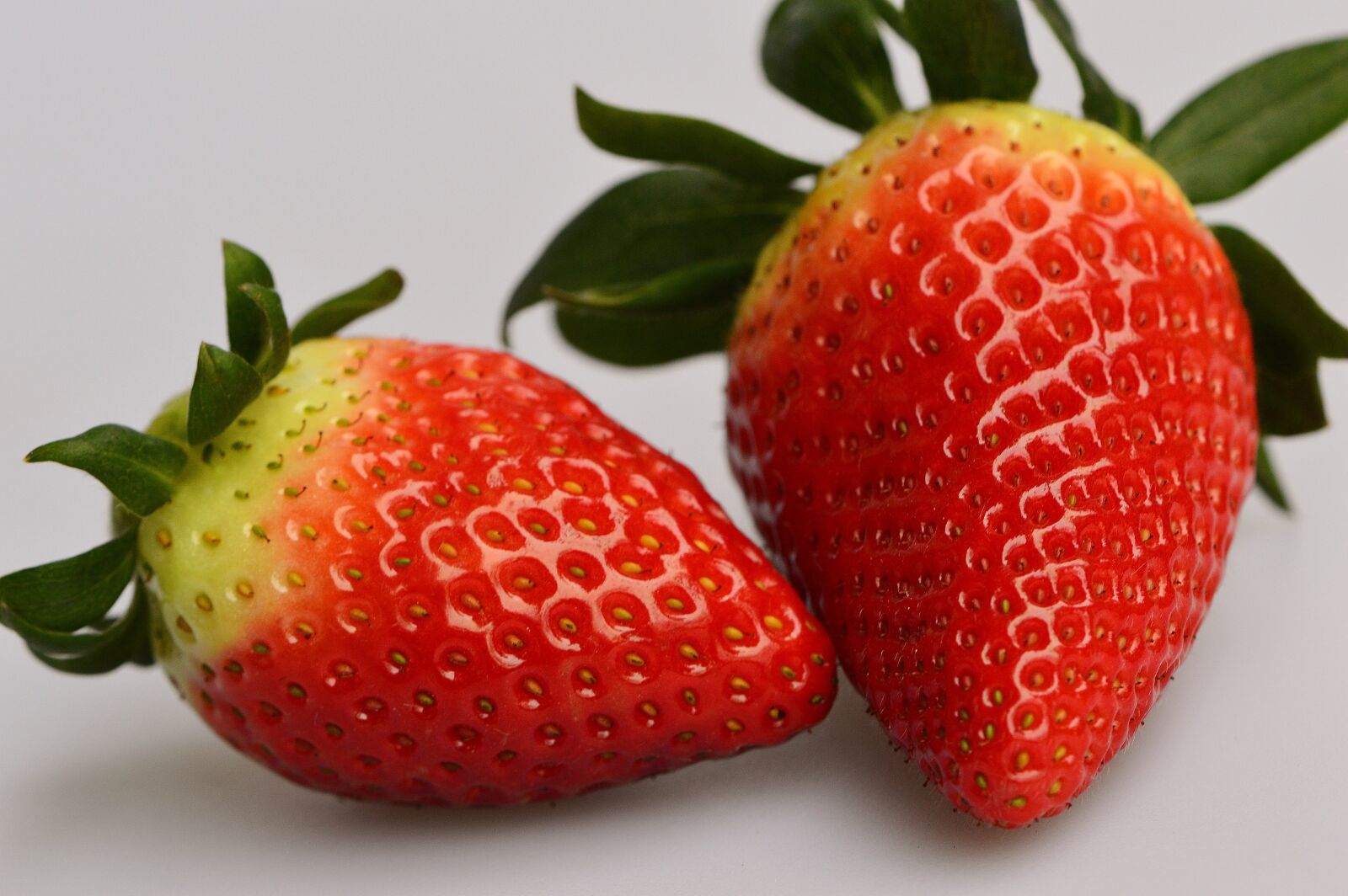 Nikon D3200 sample photo. Strawberries, fruit, close up photography