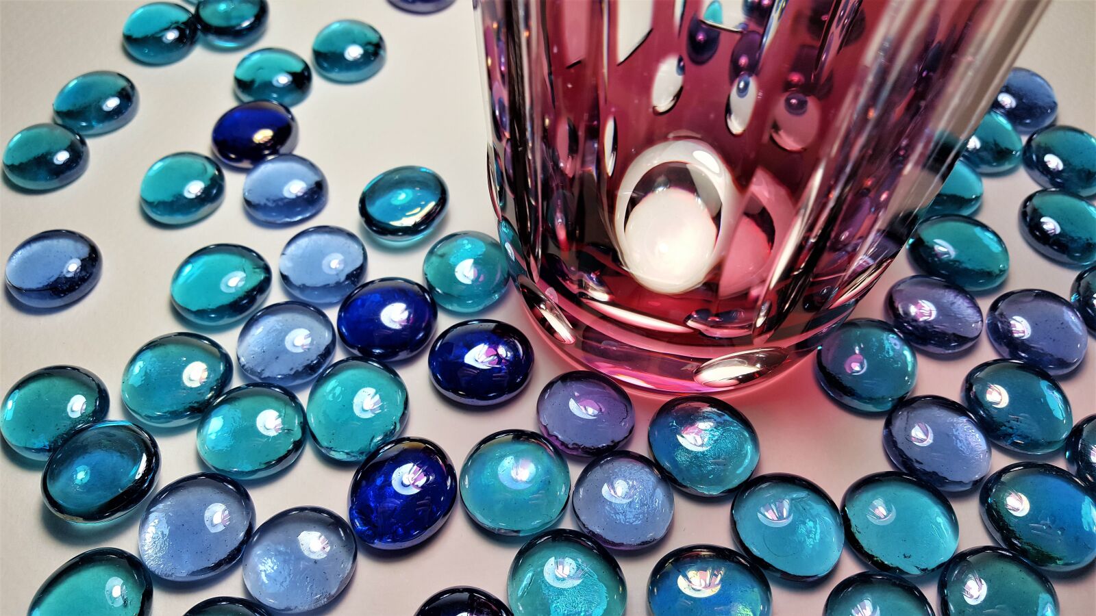 Samsung Galaxy S6 sample photo. Blue, glass, stones photography