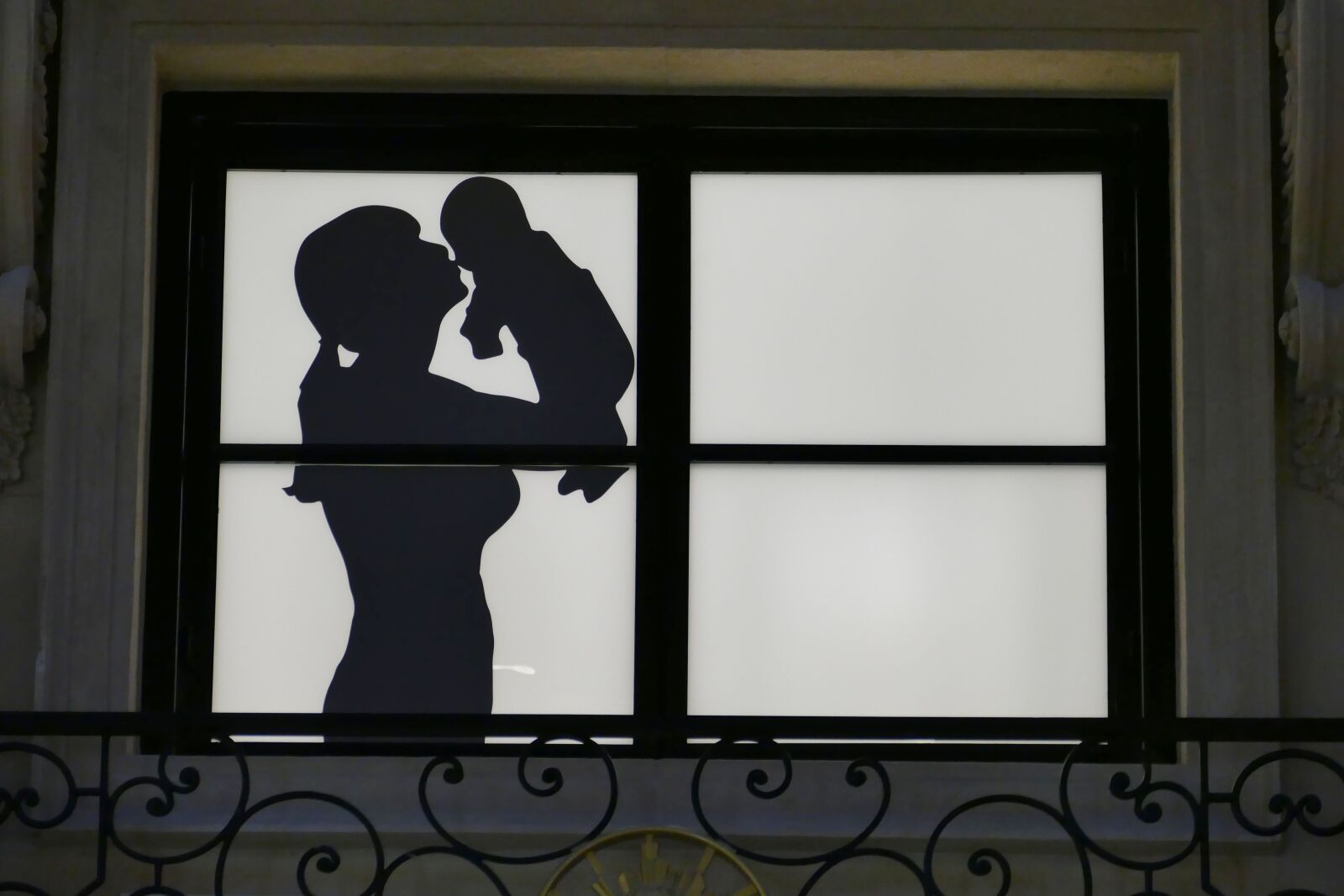 Panasonic Lumix DMC-FZ1000 sample photo. Window, silhouette, image photography
