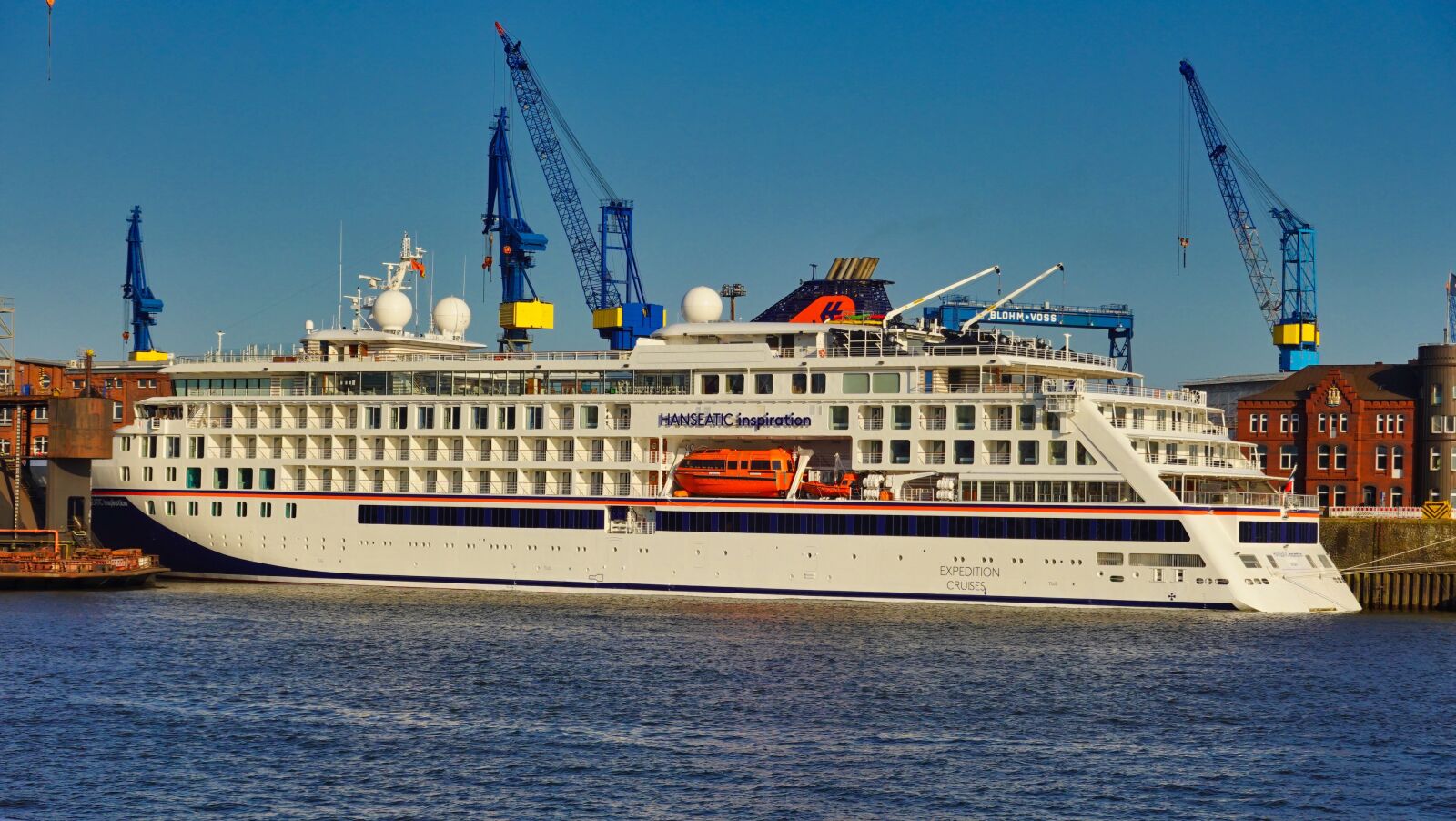 Sony DSC-RX100M7 sample photo. Hanseatic, cruise ship, hapag-lloyd photography