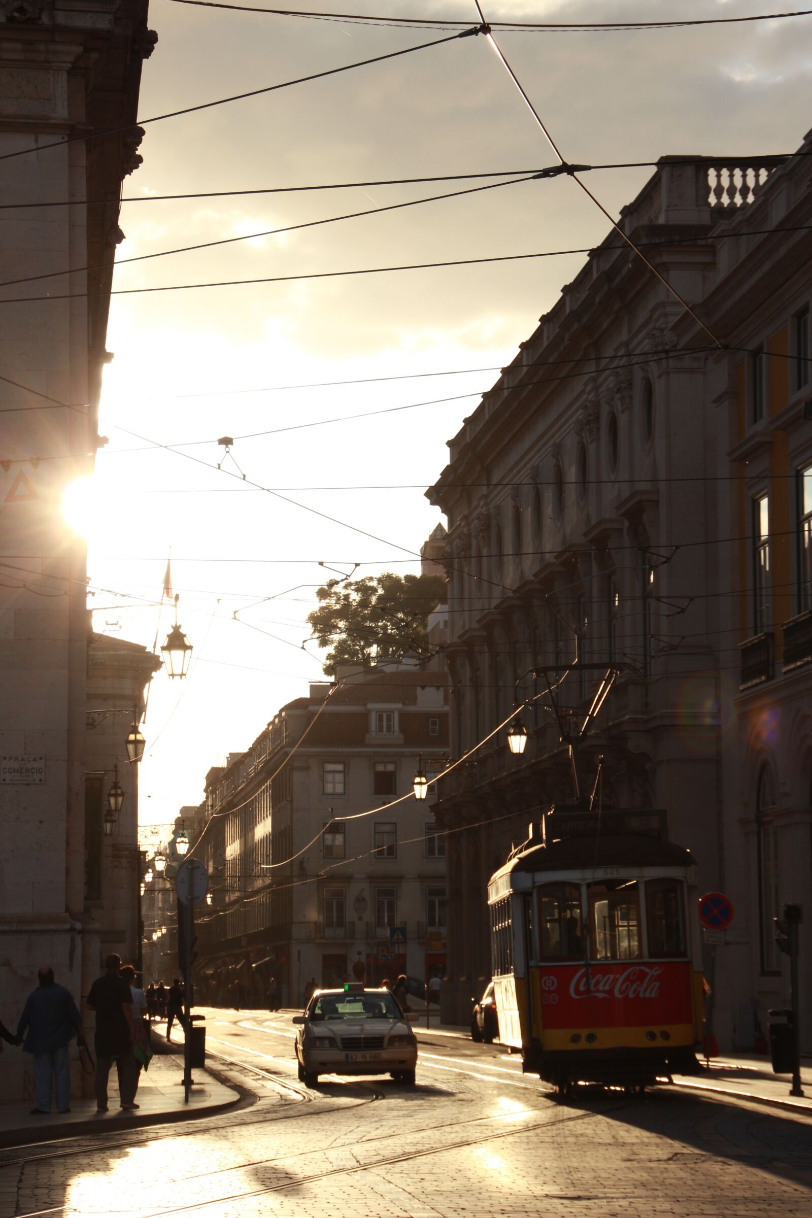 Canon EOS 600D (Rebel EOS T3i / EOS Kiss X5) sample photo. Portugal, hundred years tram photography