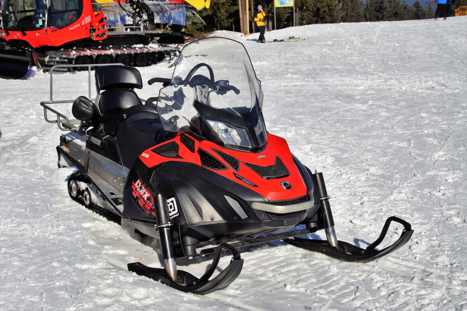 Sony SLT-A58 sample photo. Snowmobile, ski, skiing area photography