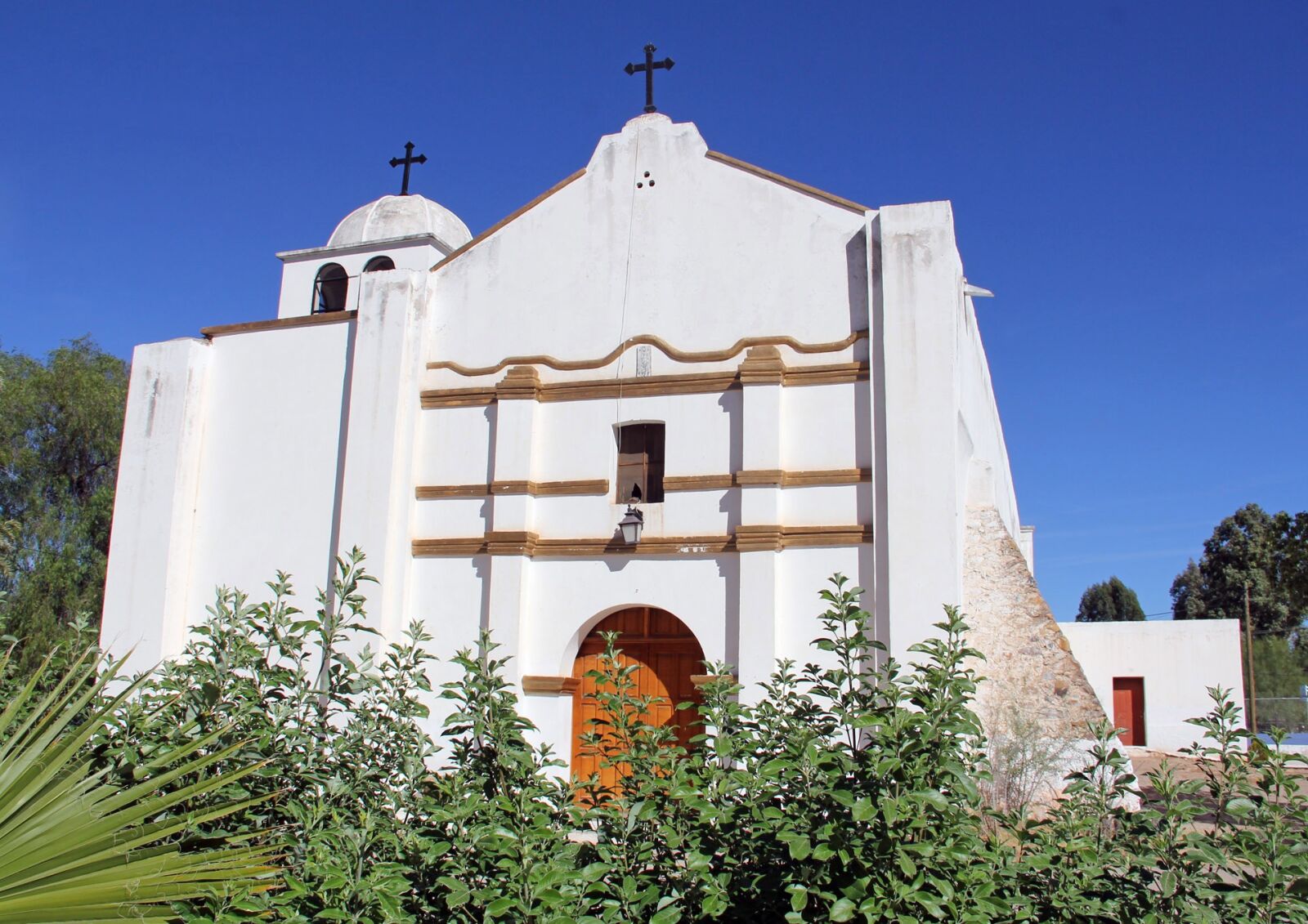 Canon EF-S 18-135mm F3.5-5.6 IS sample photo. Mexico, mission, church photography