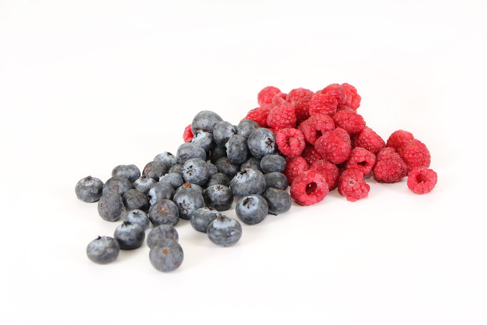 Canon EOS 1200D (EOS Rebel T5 / EOS Kiss X70 / EOS Hi) sample photo. Berry, fruit, orn mikbe photography