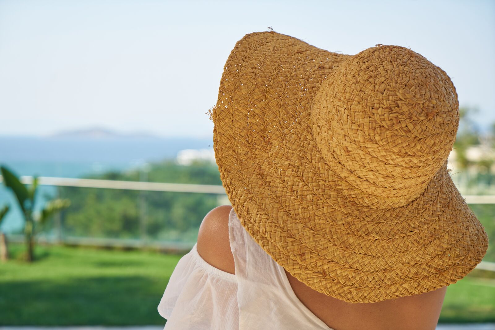 Sony a7R II sample photo. Woman, fashion, hat photography
