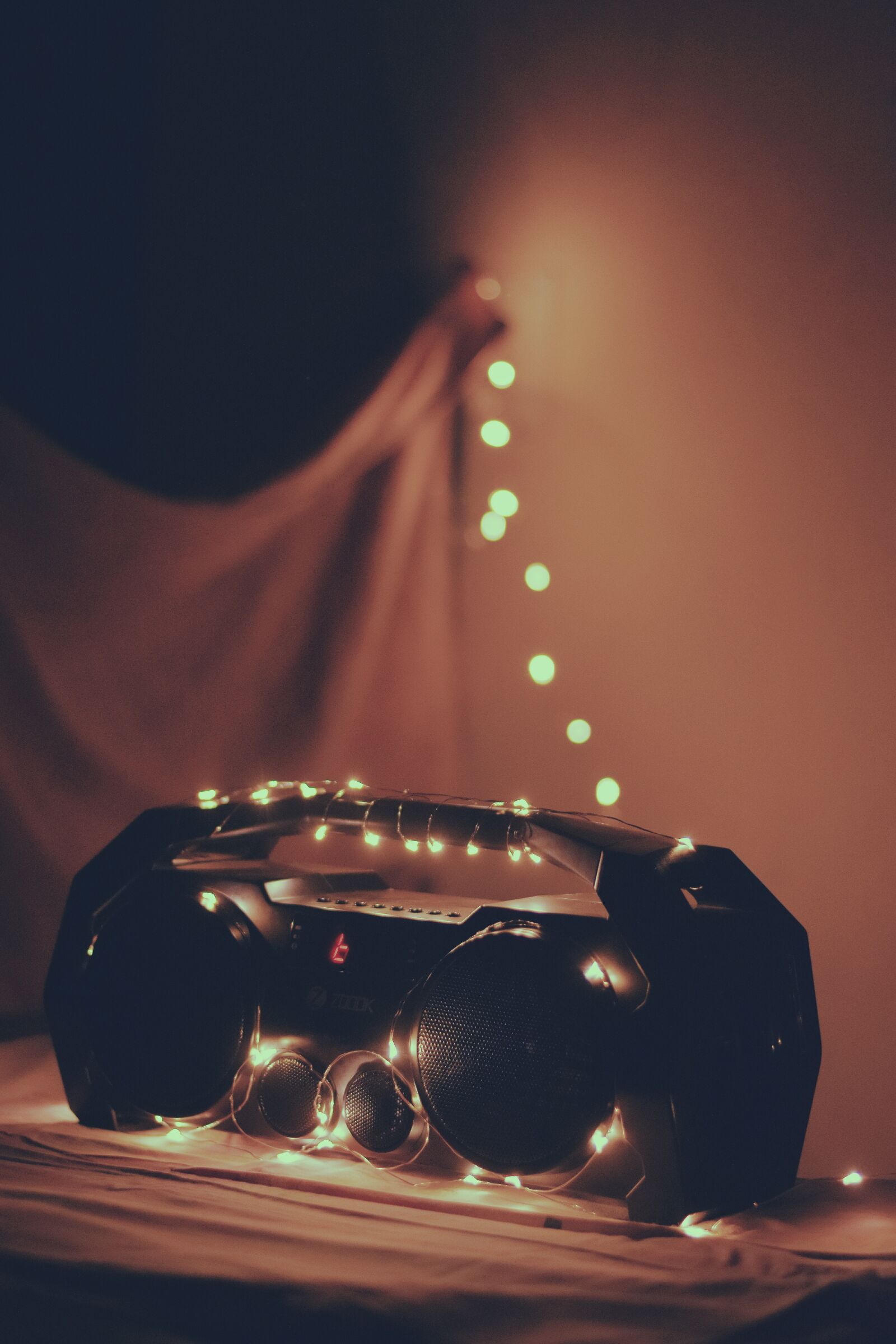 Nikon D3300 sample photo. Desktop, dark, light photography
