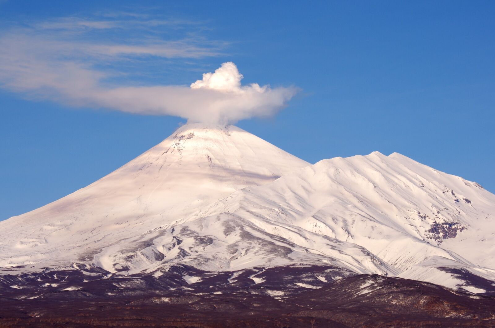 Pentax K-5 sample photo. The volcano avachinsky, kamchatka photography