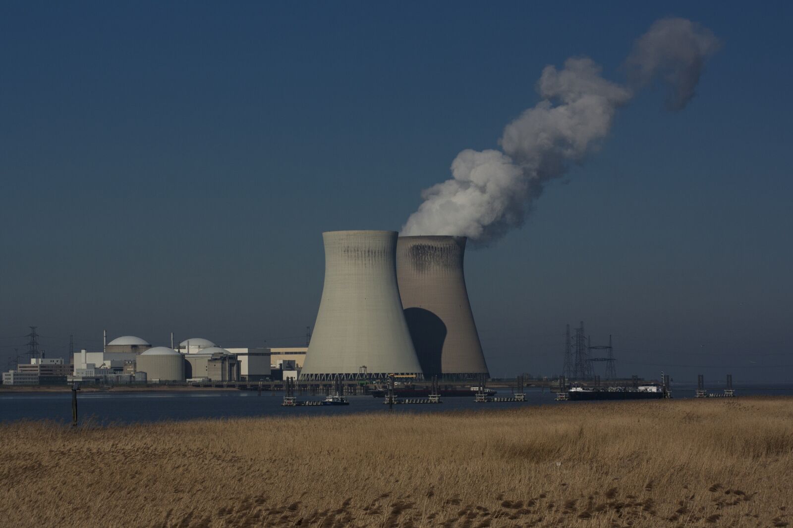 Canon EOS 1000D (EOS Digital Rebel XS / EOS Kiss F) sample photo. Architecture, nuclear power plant photography