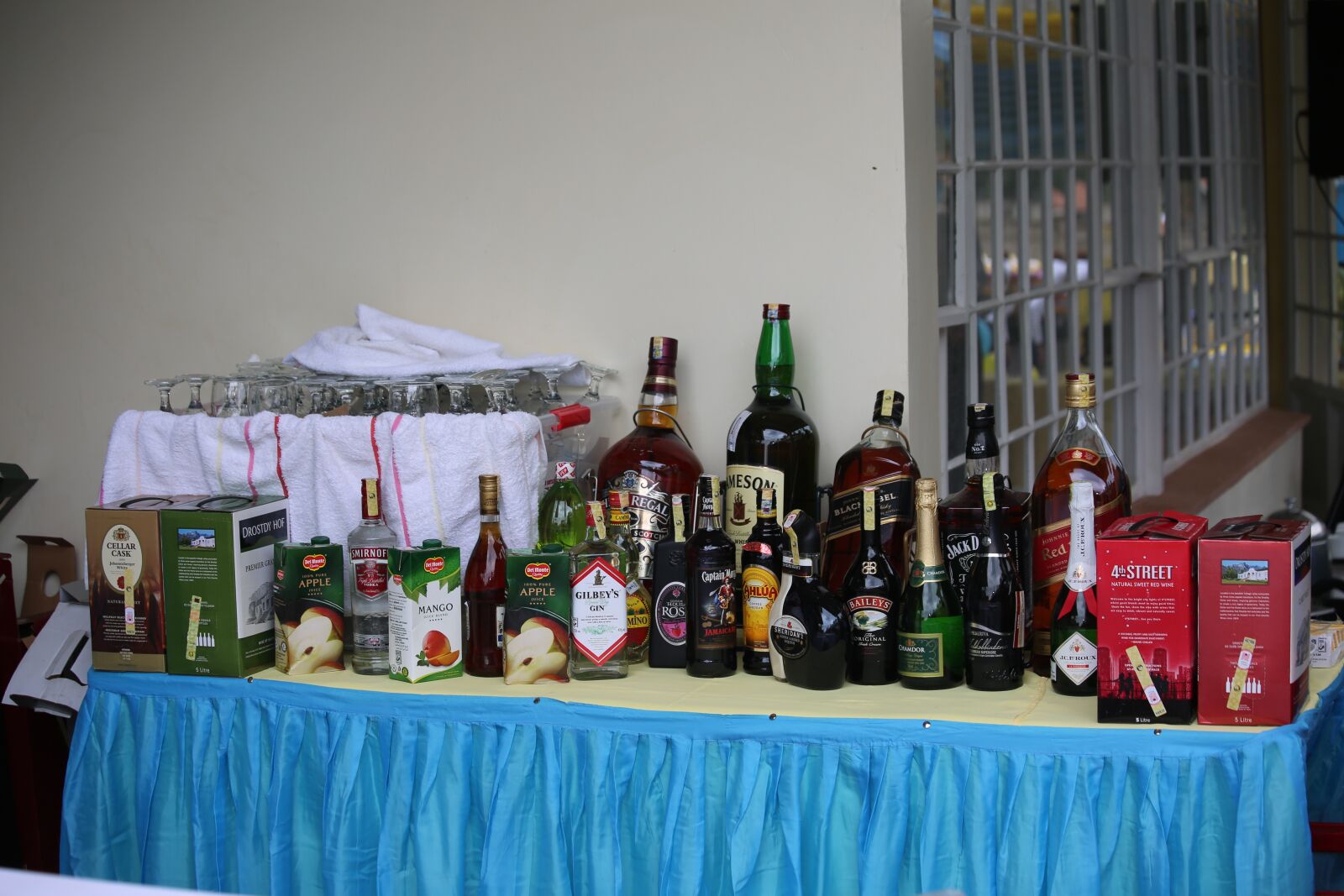Canon EF 70-300mm F4-5.6 IS USM sample photo. Alcohol, drink, whisky photography