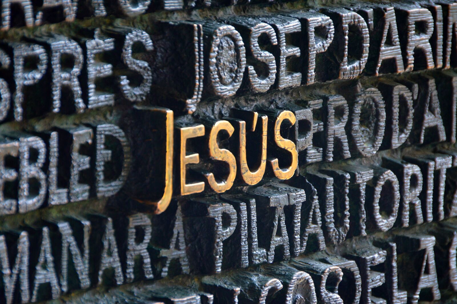 Nikon D3200 sample photo. Church, subtitle, gold photography