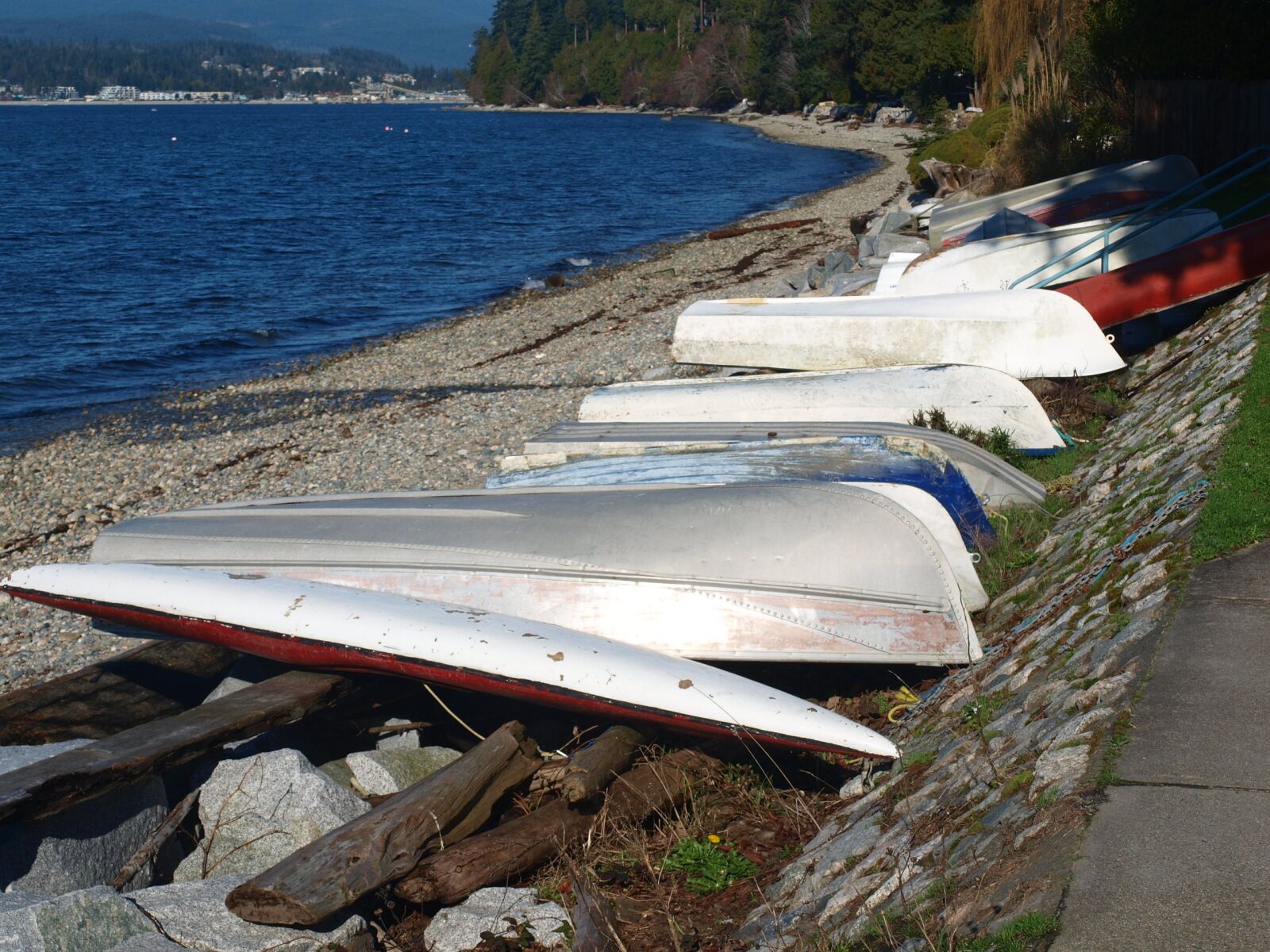 Olympus E-520 (EVOLT E-520) sample photo. Canoes, water, sport photography