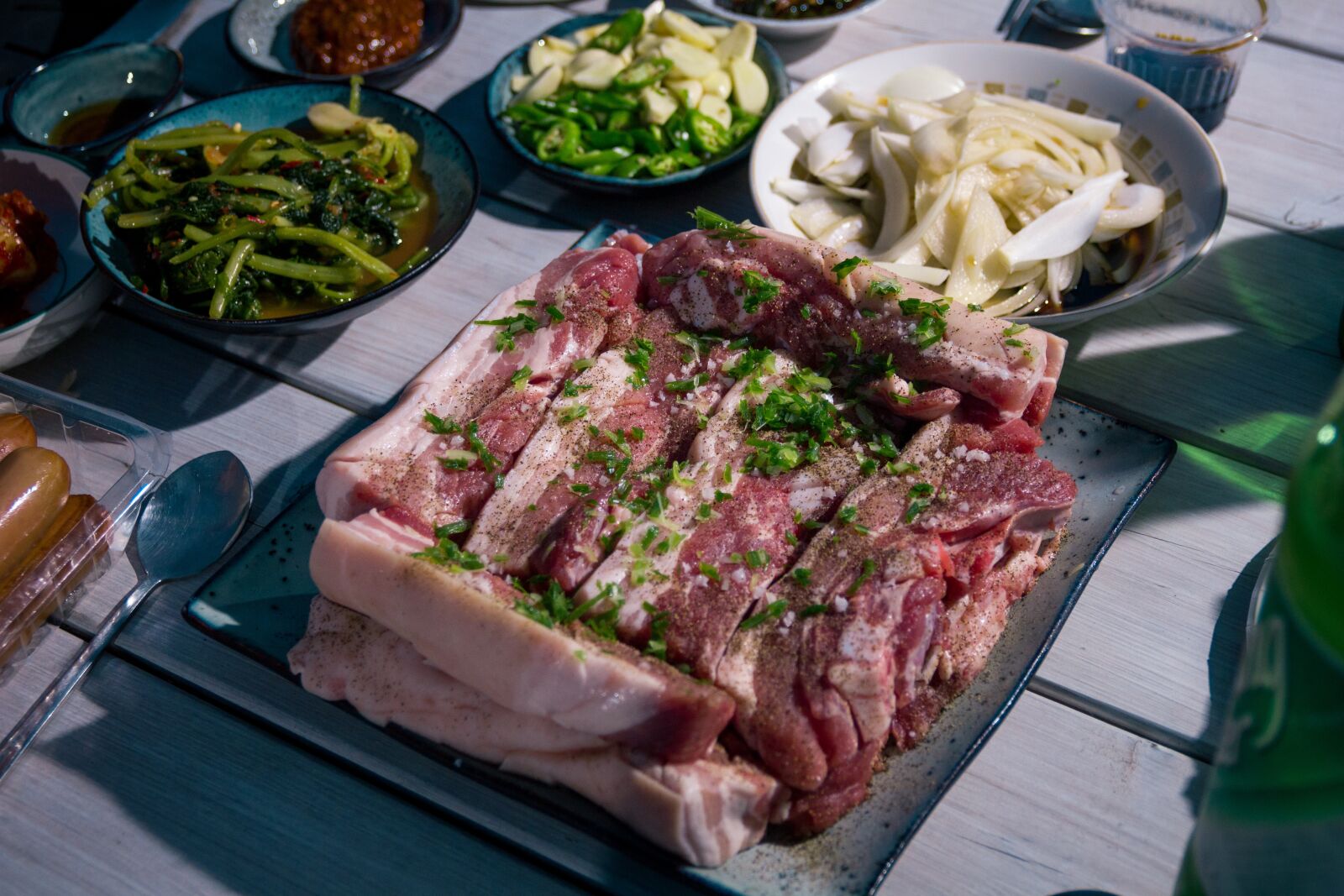 Canon EOS 550D (EOS Rebel T2i / EOS Kiss X4) sample photo. Pork, meat, grilled photography