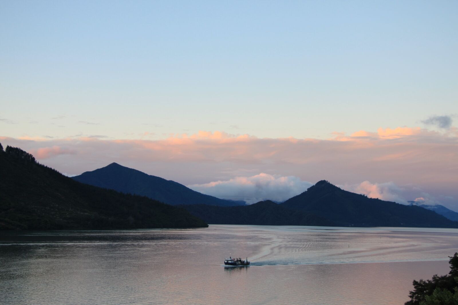 Canon EOS 500D (EOS Rebel T1i / EOS Kiss X3) sample photo. Mountain, water, nature photography