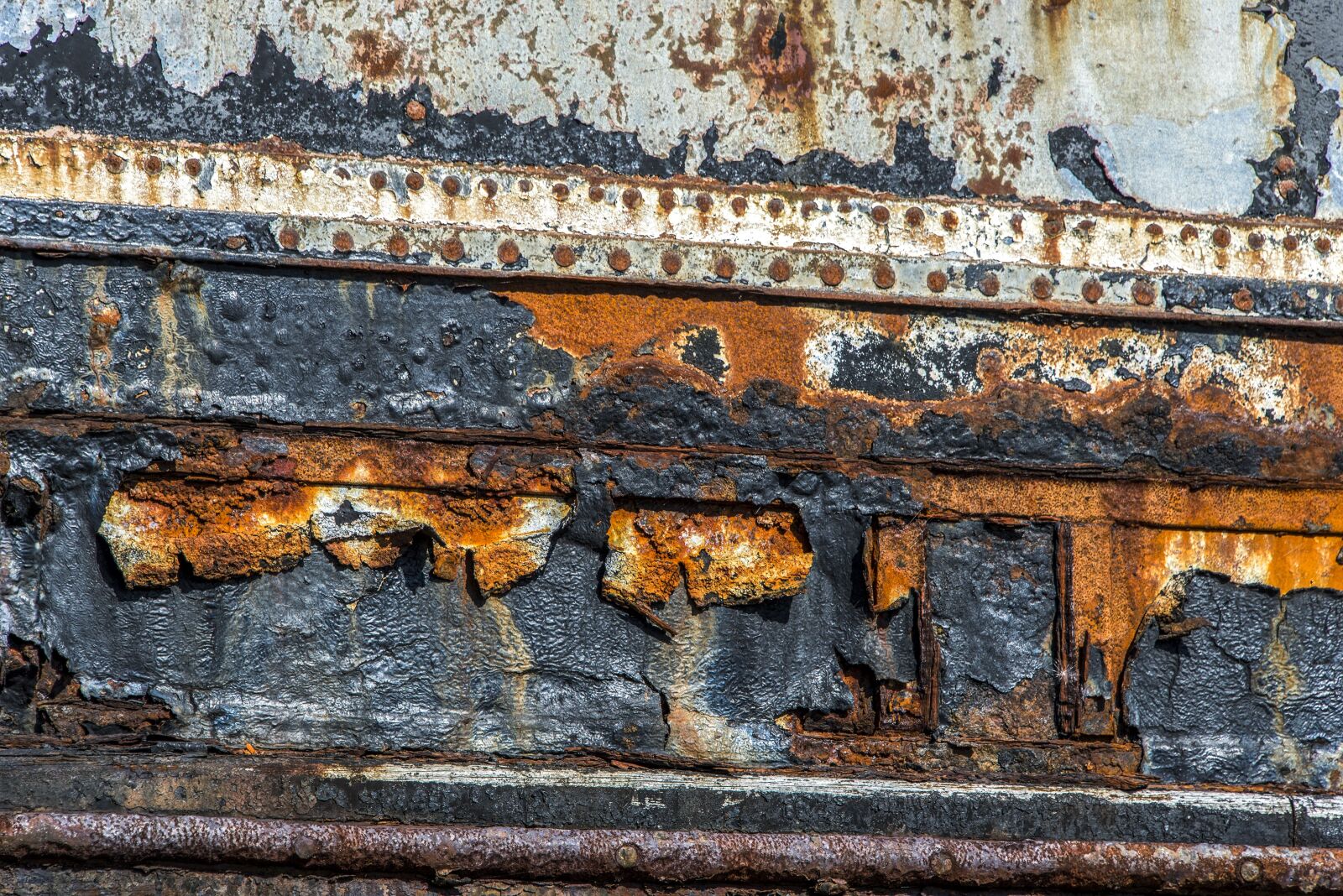 Nikon D610 sample photo. Texture, rust, boat hull photography