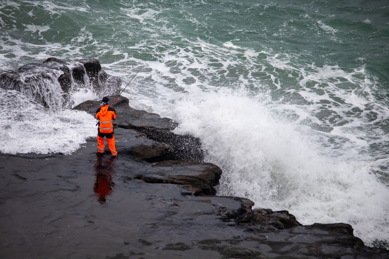 Canon EF-S 55-250mm F4-5.6 IS STM sample photo. Fishing, rocks, water photography