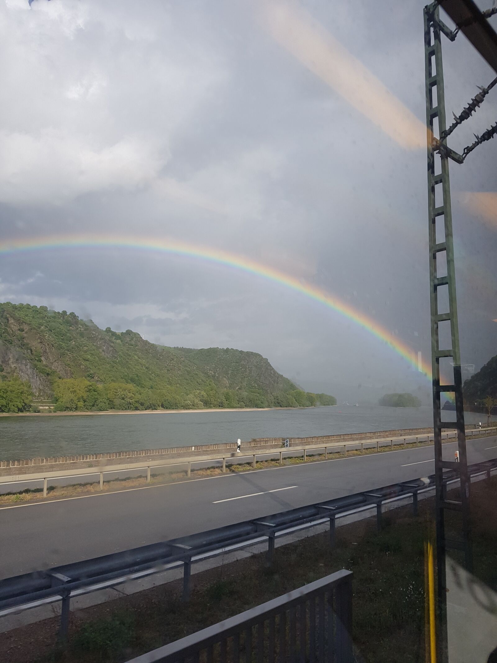 Samsung Galaxy S8 sample photo. Rainbow, regenbogen, street photography