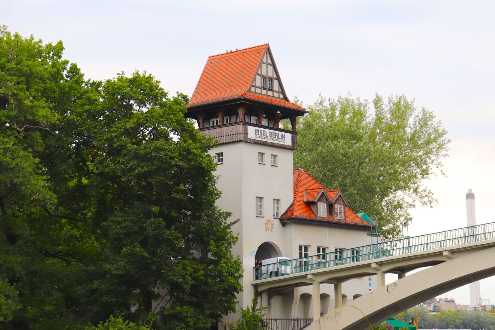 Canon EOS 200D (EOS Rebel SL2 / EOS Kiss X9) sample photo. Berlin, spree, bridge photography