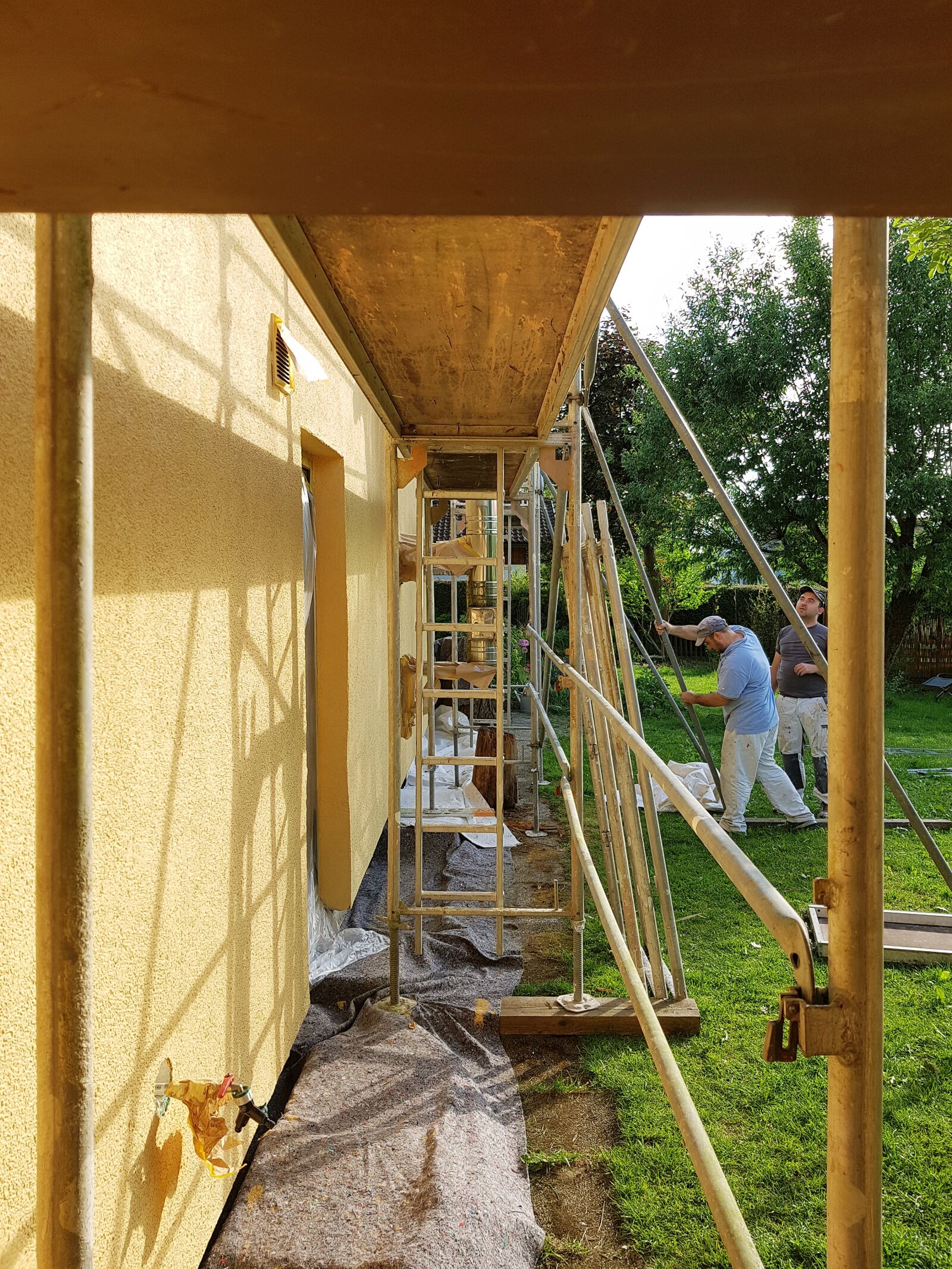 Samsung Galaxy S7 Edge sample photo. Scaffold, build up, painter photography