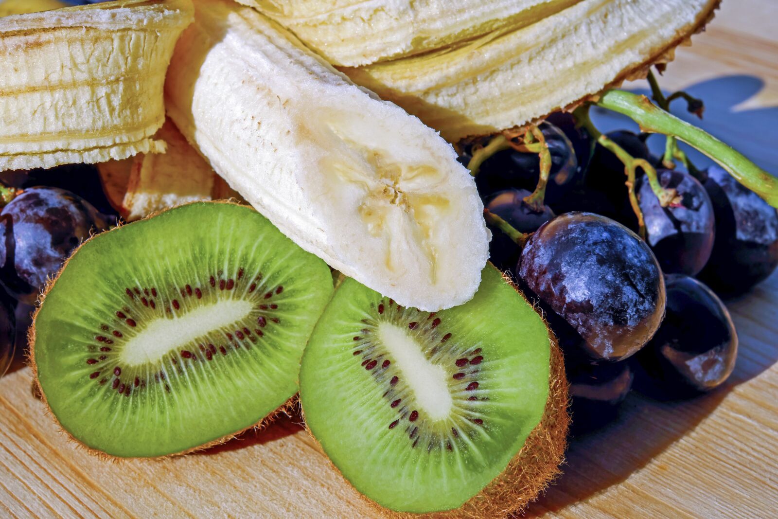 Fujifilm X-T10 + Fujifilm XF 35mm F1.4 R sample photo. Banana, fruit, yellow photography