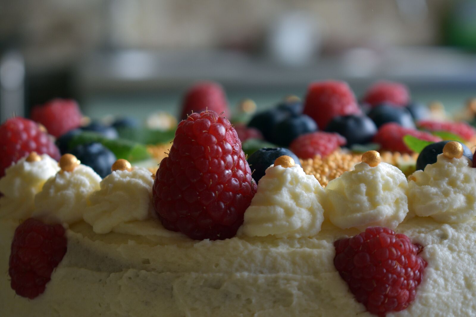 Nikon D3400 sample photo. Cake, pastry shop, birthday photography
