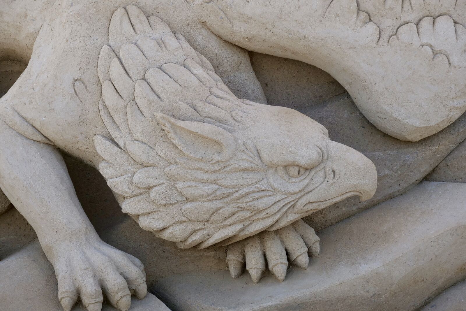 Panasonic Lumix DC-G9 sample photo. Griffin, sand sculptures, sandworld photography