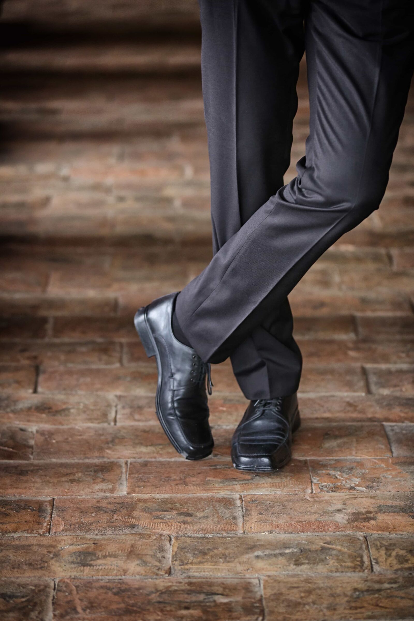 Canon EOS 5D Mark III sample photo. Black, bricks, businessman, cashmere photography