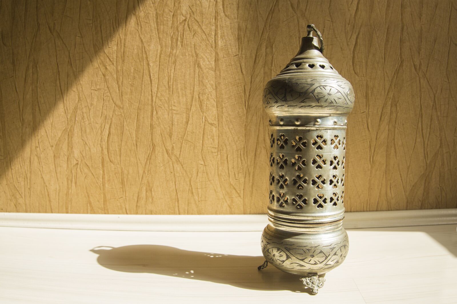Canon EF 24-70mm F2.8L II USM sample photo. Kandil, candle, lantern photography