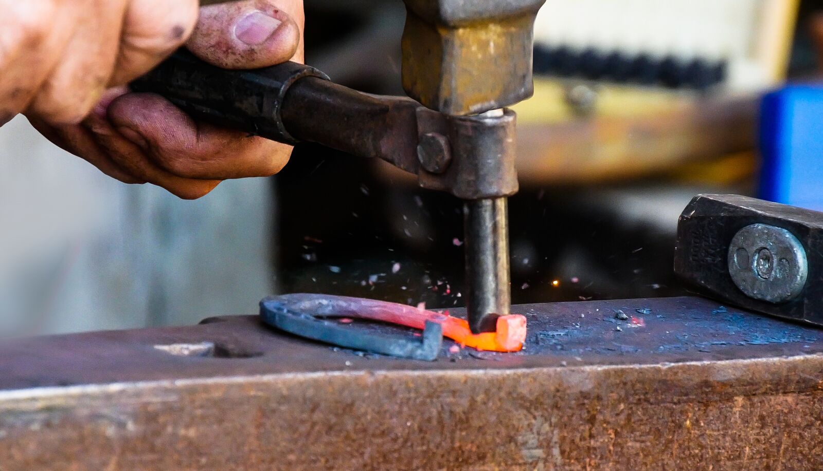 Panasonic DMC-G70 sample photo. Industry, tool, blacksmith photography