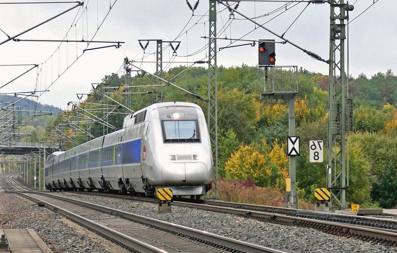 Panasonic DMC-FZ30 sample photo. Locomotive, railroad, vehicle, transport photography