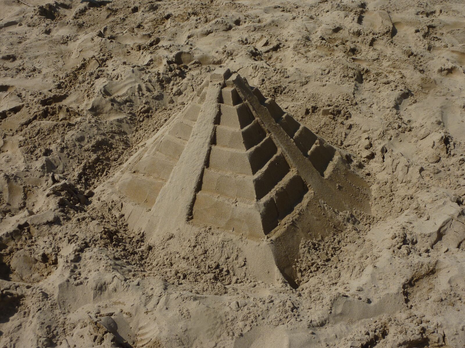 Panasonic DMC-TZ7 sample photo. Sand, ferragosto, sea photography