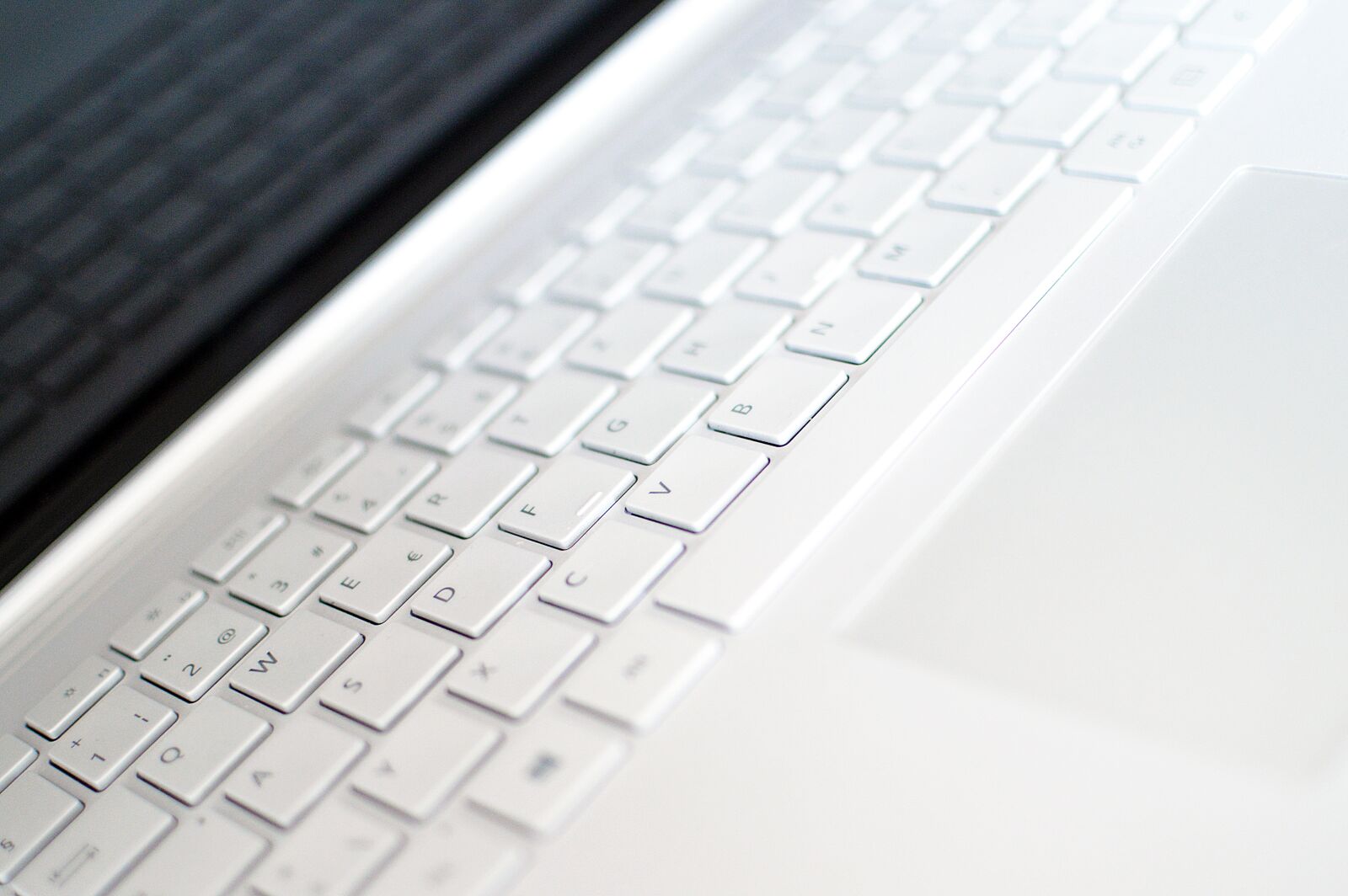 Nikon D3200 sample photo. Laptop, keyboard, touchpad photography