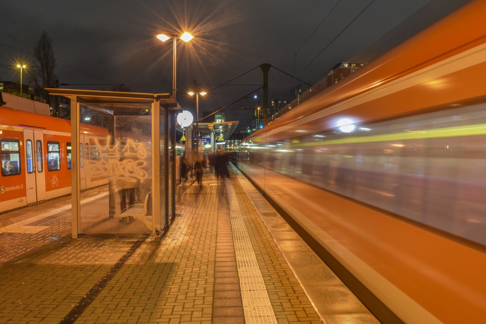 Nikon D3300 sample photo. Railway station, platform, train photography
