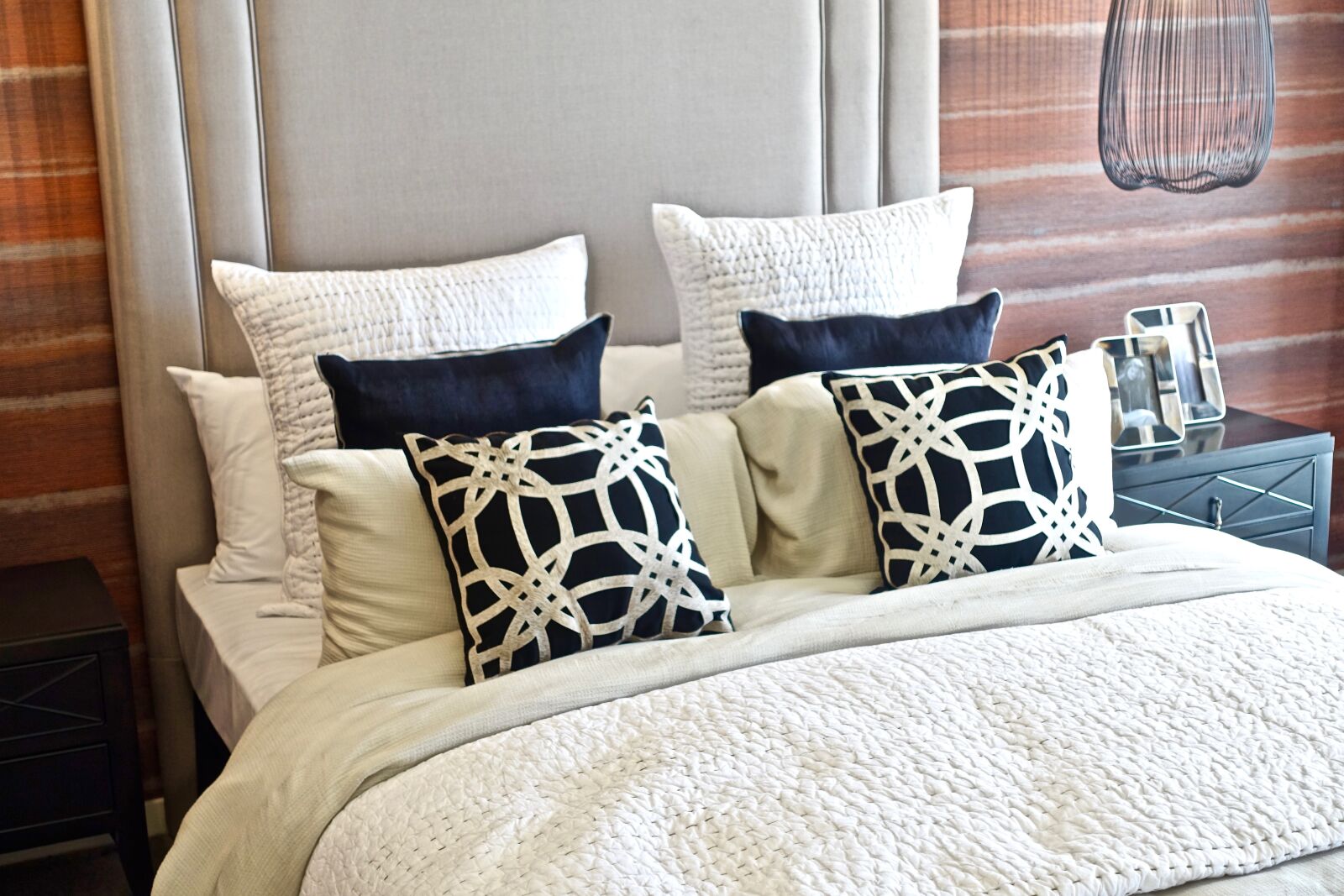 Sony Cyber-shot DSC-RX100 III sample photo. Pillows, design, modern photography