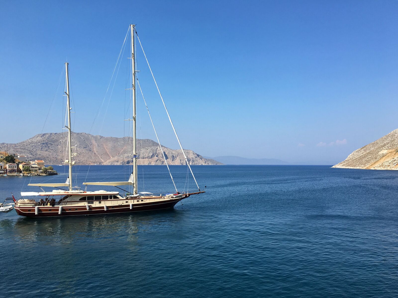Apple iPhone 6s sample photo. Boat, sea, water photography