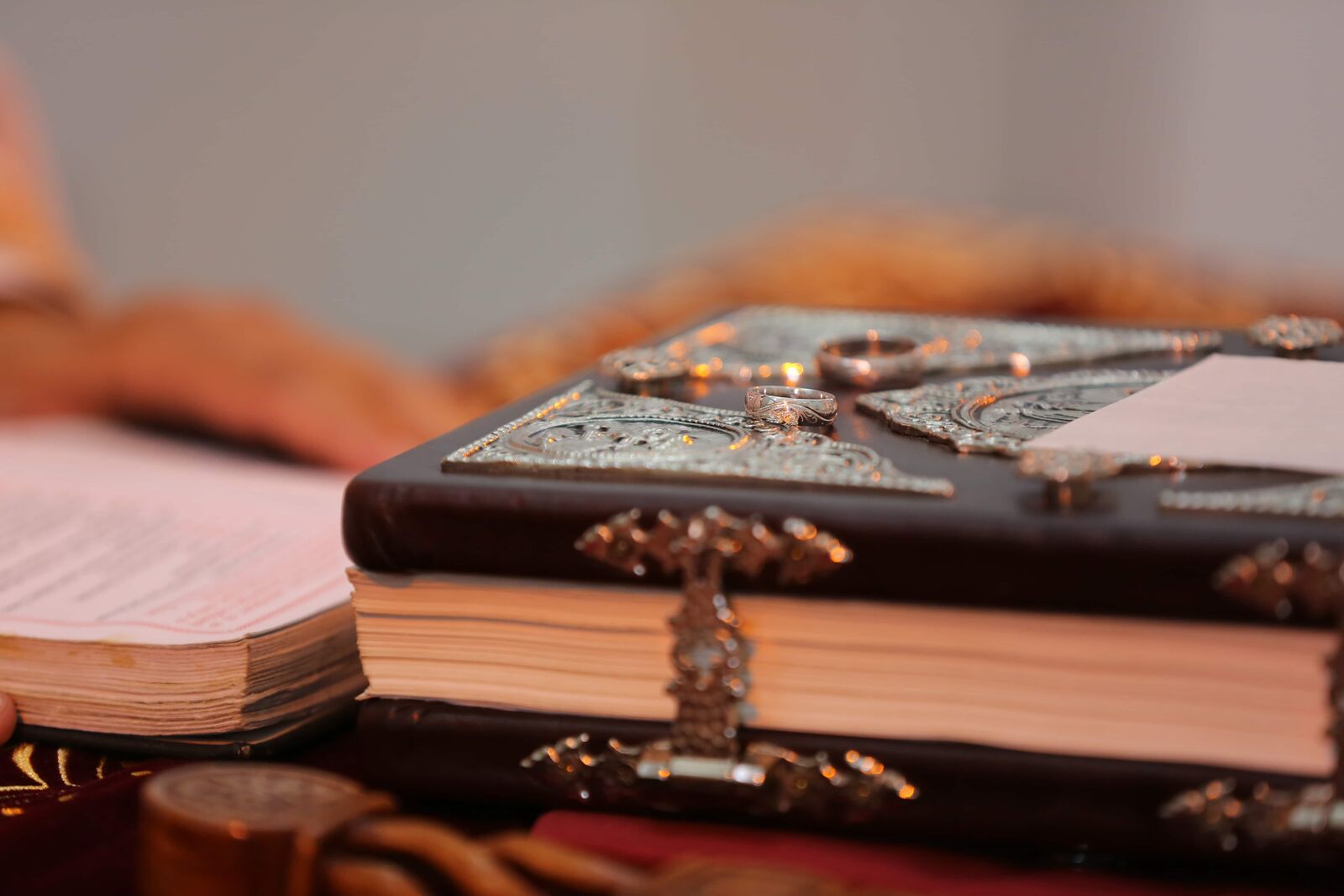 Canon EOS 5D Mark III sample photo. Wedding ring, jewelry, hardcover photography
