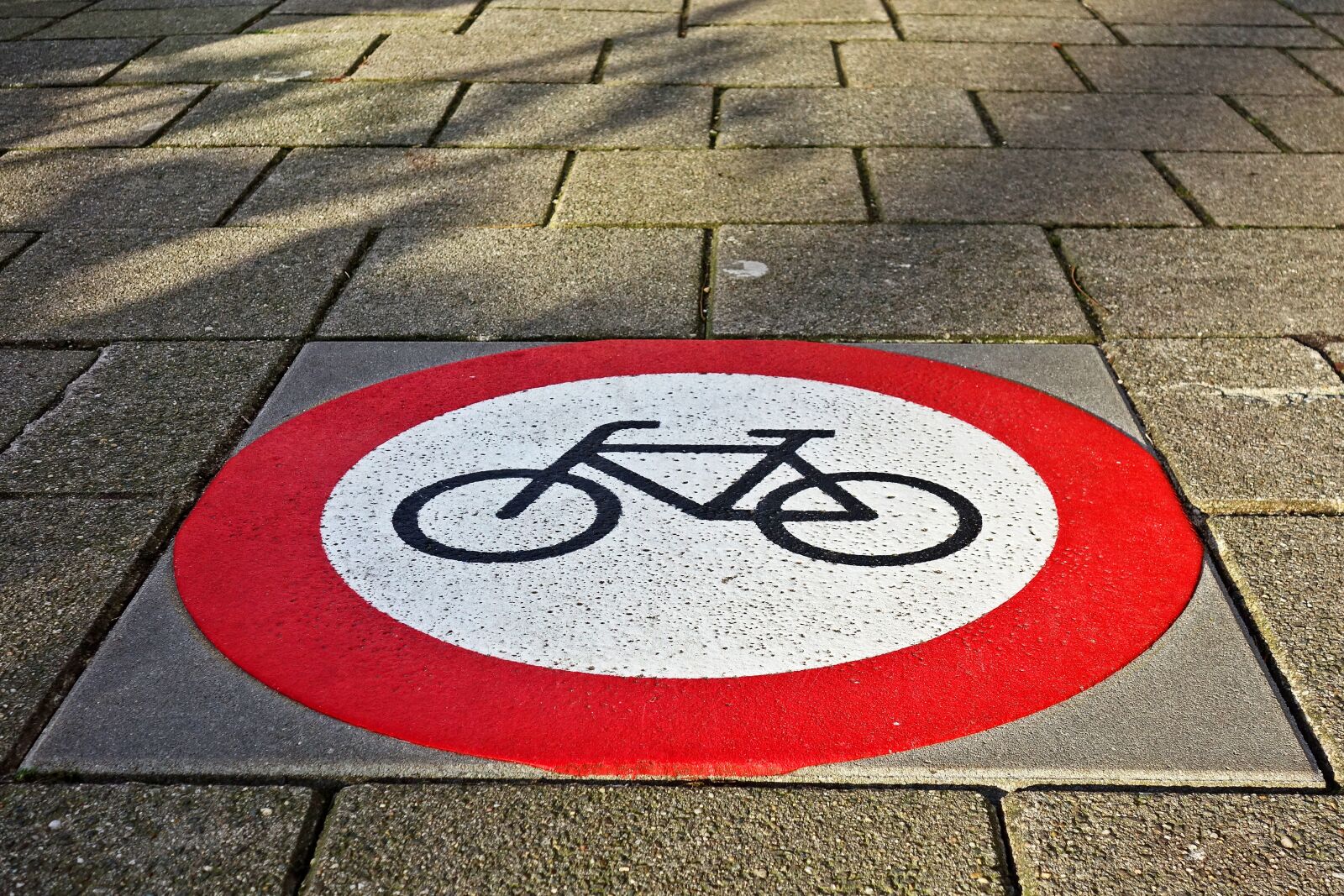 Sony Cyber-shot DSC-RX100 sample photo. Bicycle, sign, no parking photography