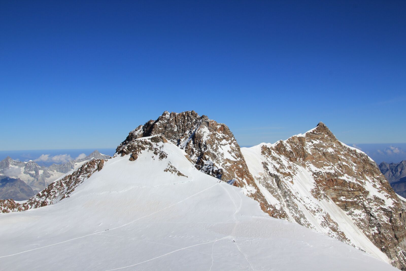 Canon EOS 550D (EOS Rebel T2i / EOS Kiss X4) sample photo. Mountains, snow, landscape photography