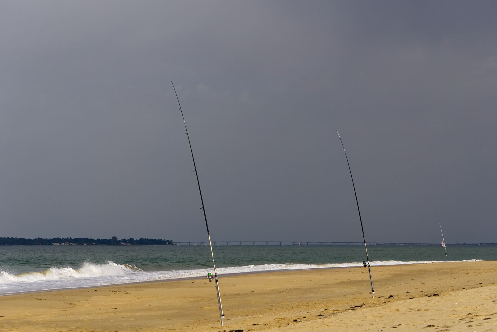 Sony E 55-210mm F4.5-6.3 OSS sample photo. Beach, fishing, ocean photography