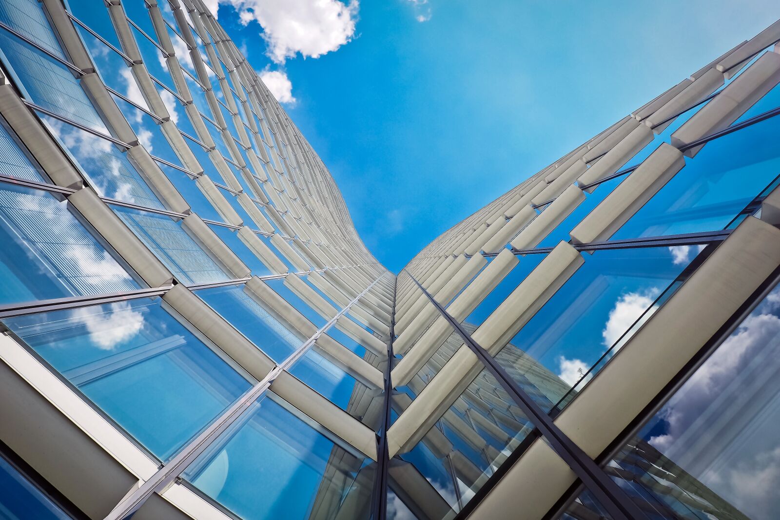 Olympus OM-D E-M10 sample photo. Architecture, modern, building photography