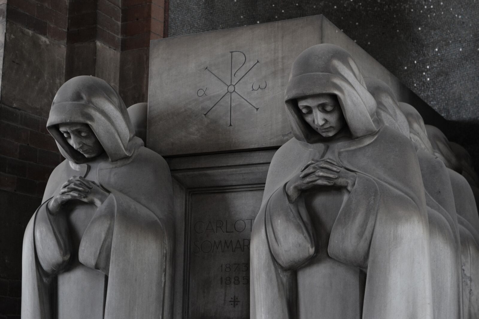 Nikon D3100 sample photo. Milan, cemetery, sculpture photography