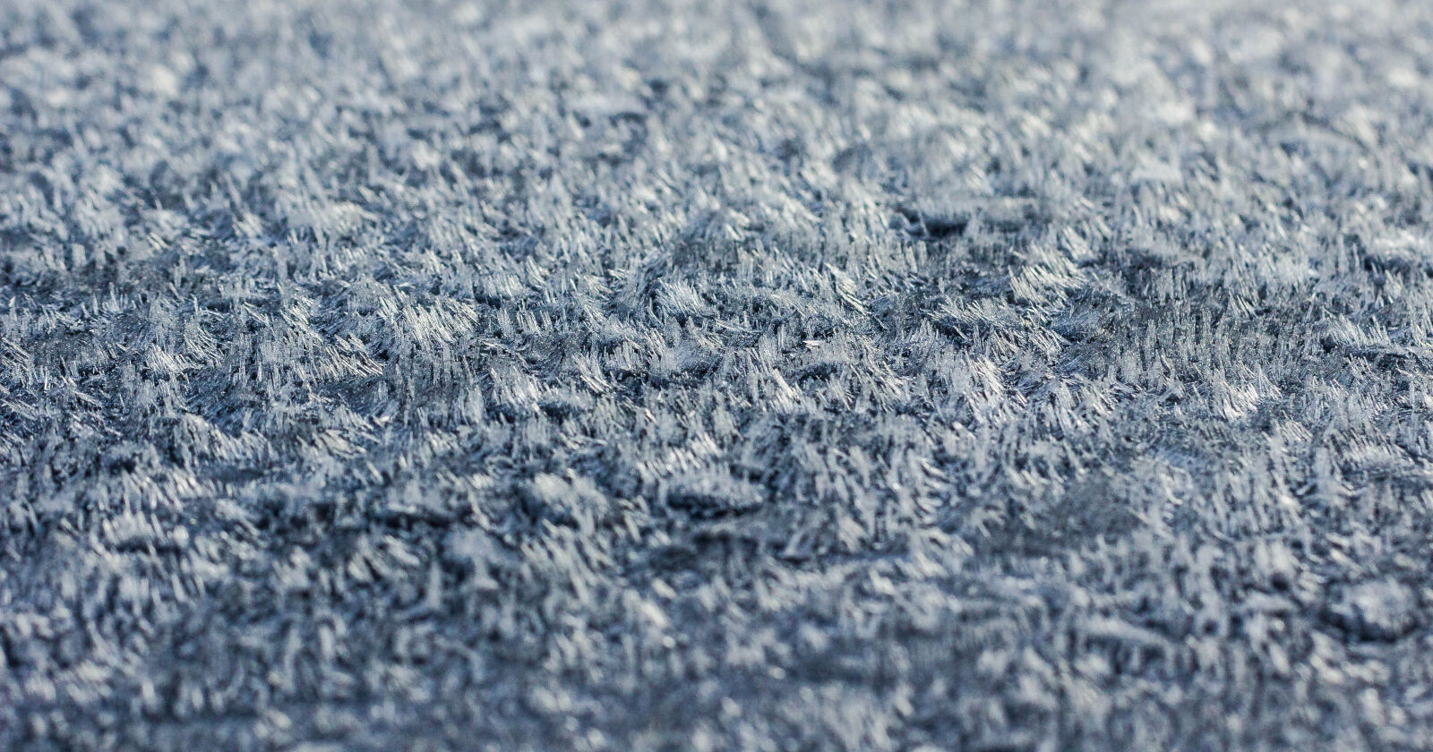 Canon EOS 600D (Rebel EOS T3i / EOS Kiss X5) + Canon EF 50mm F1.4 USM sample photo. Car, cold, complex, complexe photography