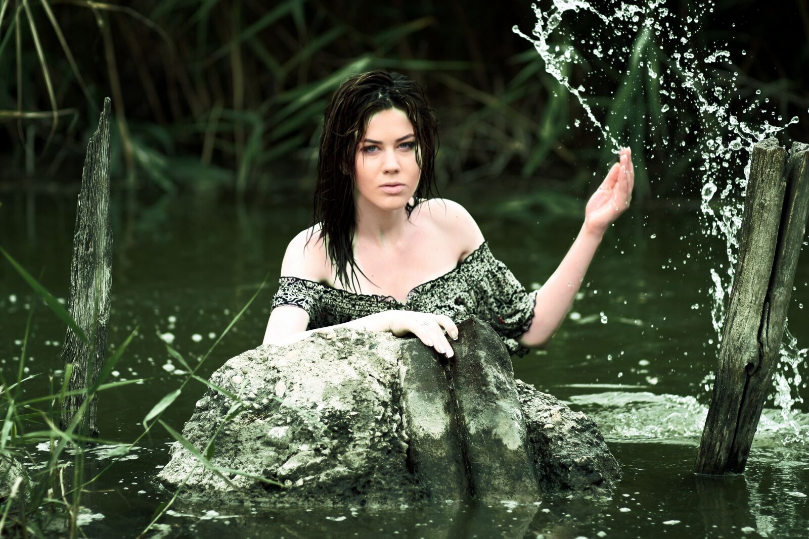 Canon EOS 450D (EOS Rebel XSi / EOS Kiss X2) sample photo. Girl, water, wild photography